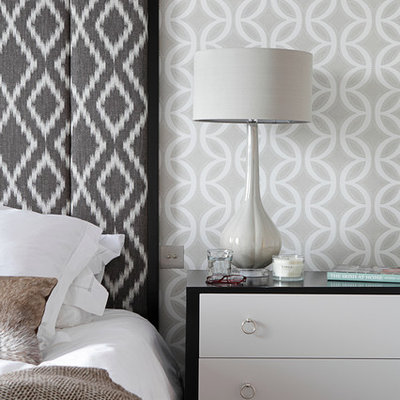 Inspiration for a mid-sized contemporary master carpeted bedroom remodel in Dublin with gray walls and no fireplace