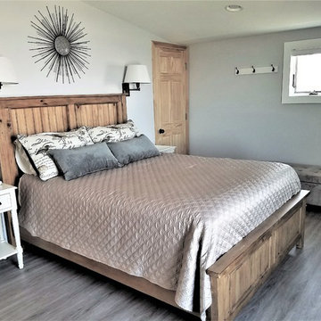 Renovated beach cottage 2nd floor master bedroom