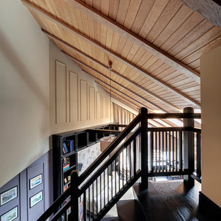 Imagen de dormitorio principal, contemporáneo, grande, con paredes multicolor, suelo de madera pintada, chimenea tradicional, marco de chimenea de baldosas y/o azulejos y suelo violeta
