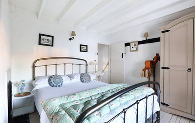 Ideas to Steal From Your Fantasy Holiday Cottage Bedroom
