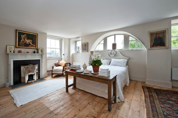 Traditional Bedroom by Russell Taylor Architects