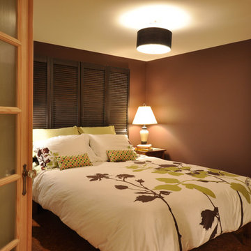 Retro Basement Suite - Bedroom