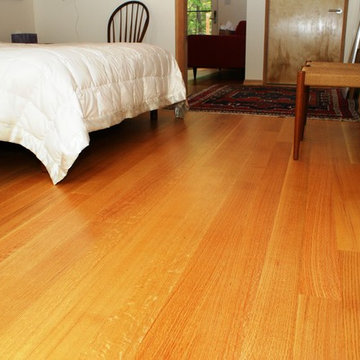 Rift and quartersawn Red Oak flooring