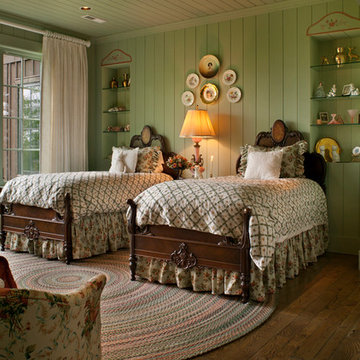 Rustic Elegance on the Lake