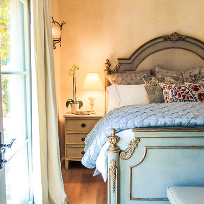 Bedroom - traditional bedroom idea in Santa Barbara with beige walls