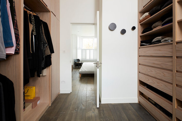 Contemporary Bedroom by Scenario Architecture
