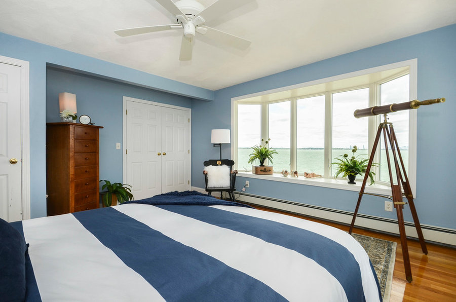 Sea Side Vacant with views of the Boston Skyline!