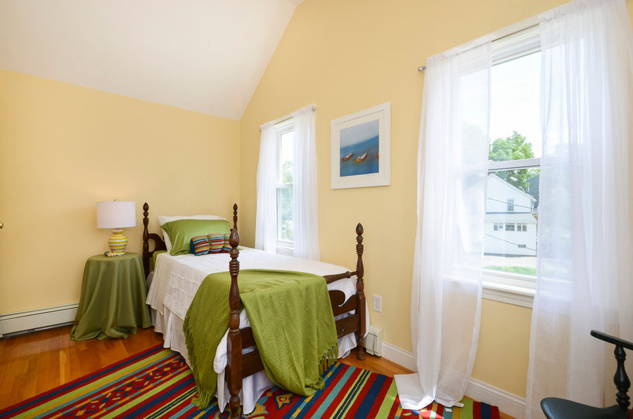 Sea Side Vacant with views of the Boston Skyline!