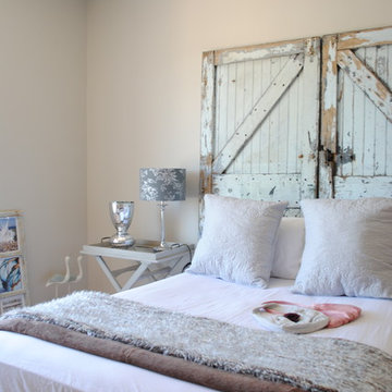 Shabby-chic Style Bedroom