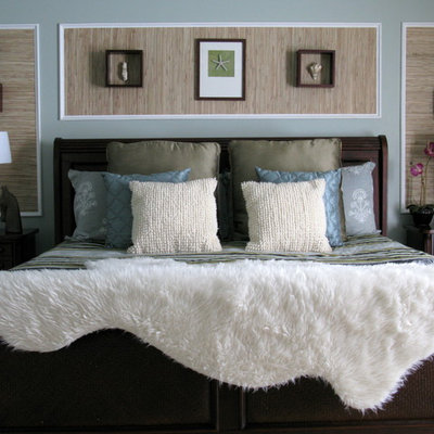 Bedroom - tropical bedroom idea in Philadelphia with gray walls