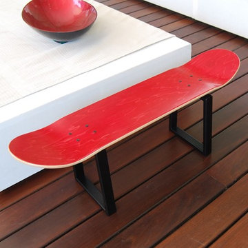 Skateboard stool, coffee table or magazine rack. No comply Red