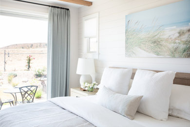 サンタバーバラにあるビーチスタイルのおしゃれな寝室のインテリア