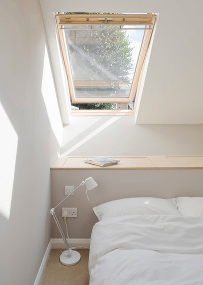 Contemporary Bedroom by Alma-nac