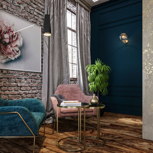 Diseño de dormitorio tradicional renovado con chimenea de doble cara