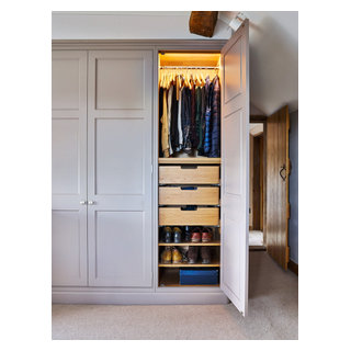 Refrein Klacht Onafhankelijkheid Solid Oak Wardrobe Interior - Traditional - Bedroom - Cheshire - by  Woodstock Furniture | Houzz