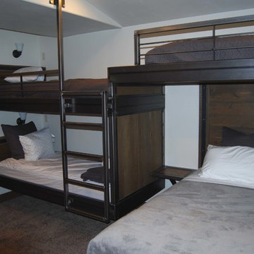 Solitude Resort Cabin - Bedroom with custom bunkbeds.