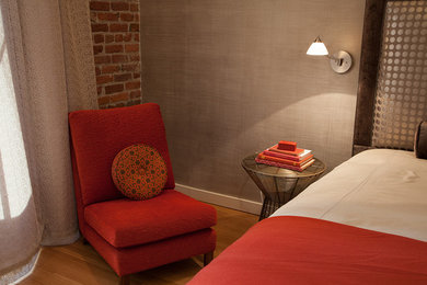 サンフランシスコにある小さなコンテンポラリースタイルのおしゃれな寝室のレイアウト
