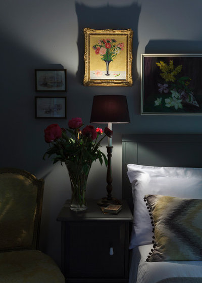 Country Bedroom by Nicola O'Mara Interior Design Ltd