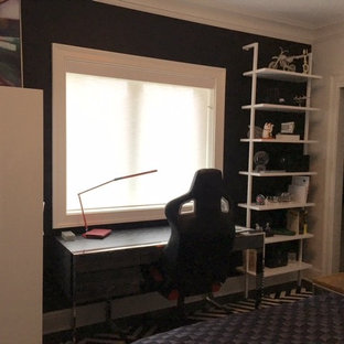 Inspiration för ett mellanstort vintage sovrum, med flerfärgade väggar, travertin golv och flerfärgat golv