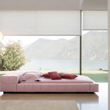 Squaring Isola Alto Tatami Bed by Bonaldo