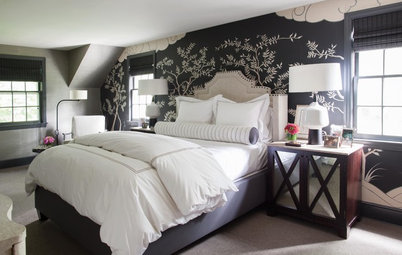 Elegant Chinoiserie Mural Stars in a Master Bedroom