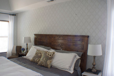 ローリーにあるトラディショナルスタイルのおしゃれな寝室のインテリア
