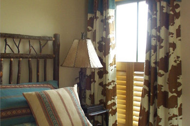 Rustic bedroom in Burlington.