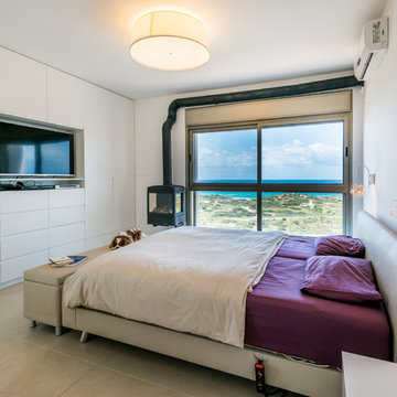 Stylish apartment overlooking the sea