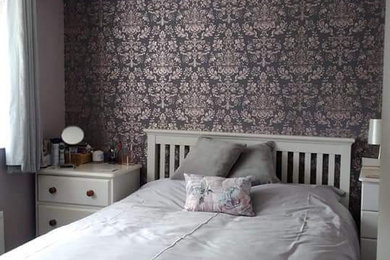 ハンプシャーにあるトラディショナルスタイルのおしゃれな寝室のレイアウト