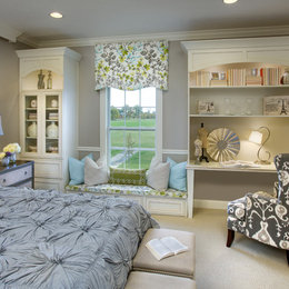 https://www.houzz.com/photos/tartan-ridge-kavanaugh-transitional-bedroom-columbus-phvw-vp~6747482