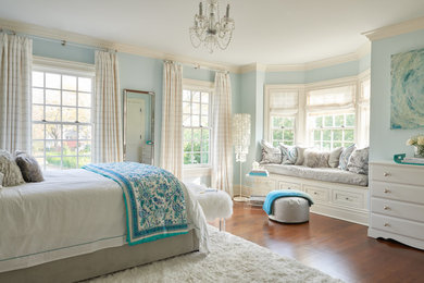 Inspiration for a shabby-chic style bedroom remodel in DC Metro