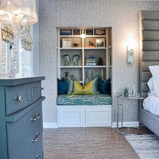 Imagen de habitación de invitados clásica renovada, de tamaño medio, sin chimenea, con paredes azules y suelo de corcho