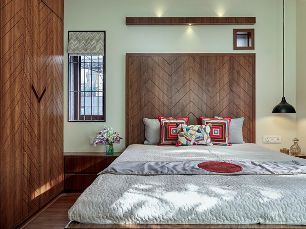 Contemporary Bedroom by Alok Kothari Architects