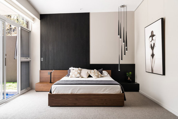 コンテンポラリー 寝室 by Yael K & Associates
