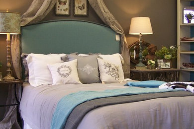 サンルイスオビスポにある広いトラディショナルスタイルのおしゃれな客用寝室 (ベージュの壁) のレイアウト