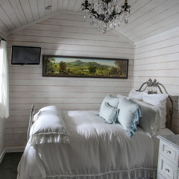 Tiny Mountain Cabin