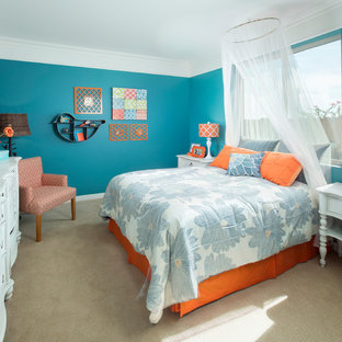 Inspiration for a contemporary carpeted bedroom remodel in Phoenix with blue walls