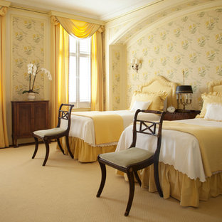 Bedroom - mid-sized traditional guest carpeted bedroom idea in San Francisco with multicolored walls