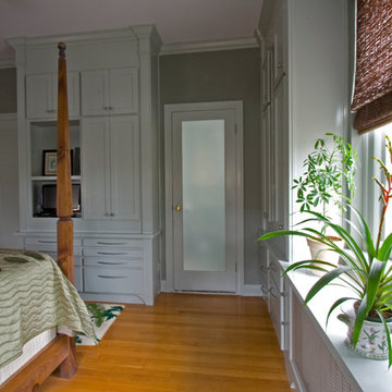 Traditional Master Bedroom – Woodley Park, DC