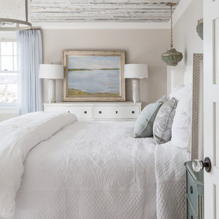 Transitional shingle style waterfront