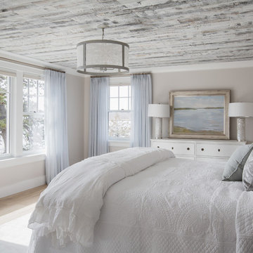 Transitional shingle style waterfront