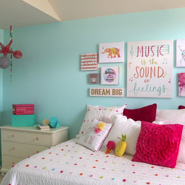 Transitional Young Girl's Bedroom