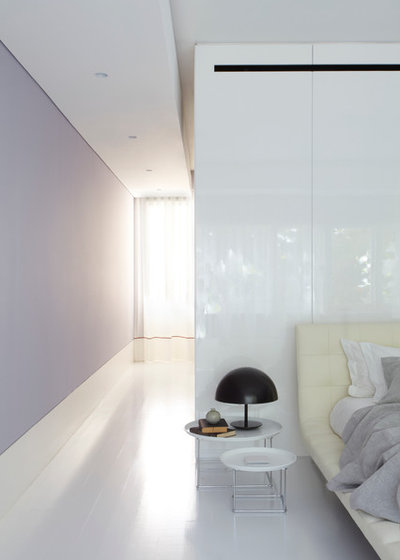 Modern Bedroom by Smart Design Studio