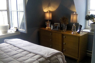 Bedroom - eclectic bedroom idea in Milwaukee