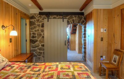 Houzz Tour: Log Cabin on Puget Sound Has More Room to Spare