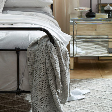 Vibe Queen Bed Frame (Black)