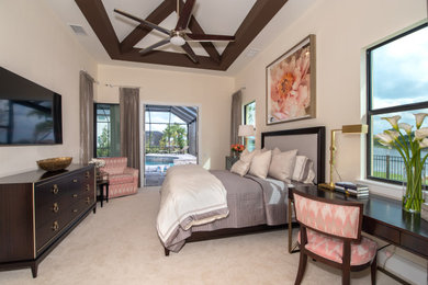 Foto de dormitorio clásico renovado con paredes beige, moqueta y suelo beige