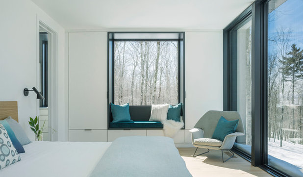 Contemporary Bedroom by Birdseye Design