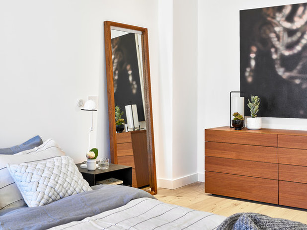 Contemporary Bedroom by Croma Design Inc.