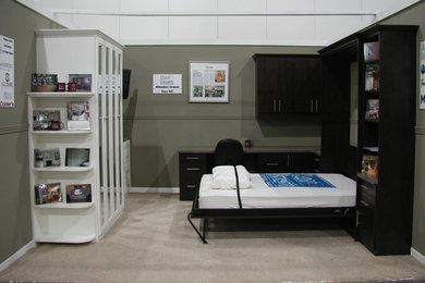 ミルウォーキーにあるトラディショナルスタイルのおしゃれな寝室のレイアウト